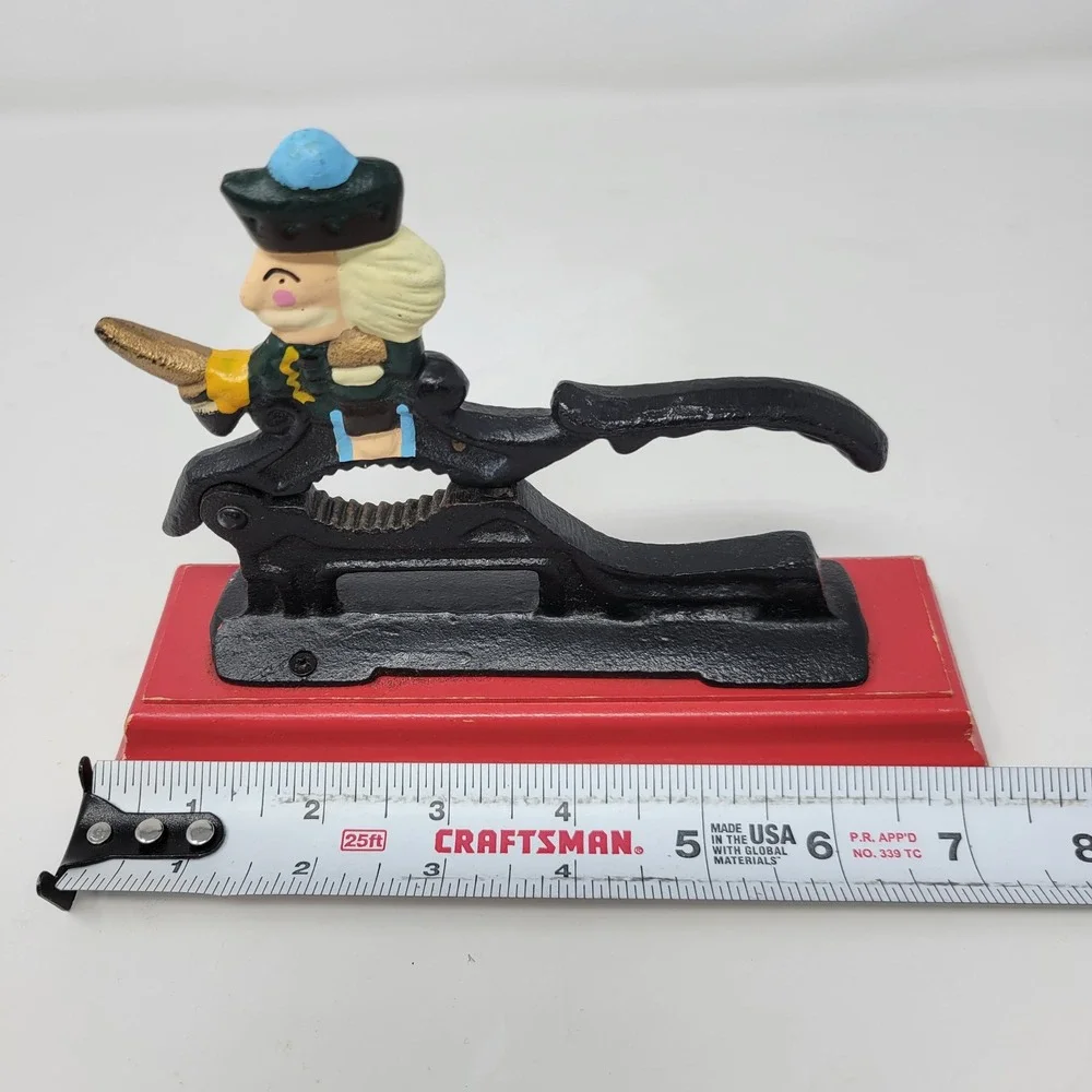 Cast Iron‎ Nutcracker Patriotic Soldier Red Base Vintage